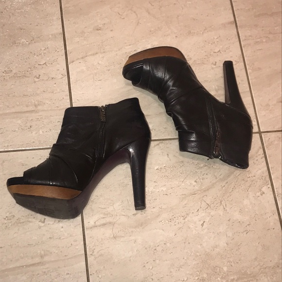 Miss Sixty Black Leather ankle peep toe pumps. - Picture 5 of 8